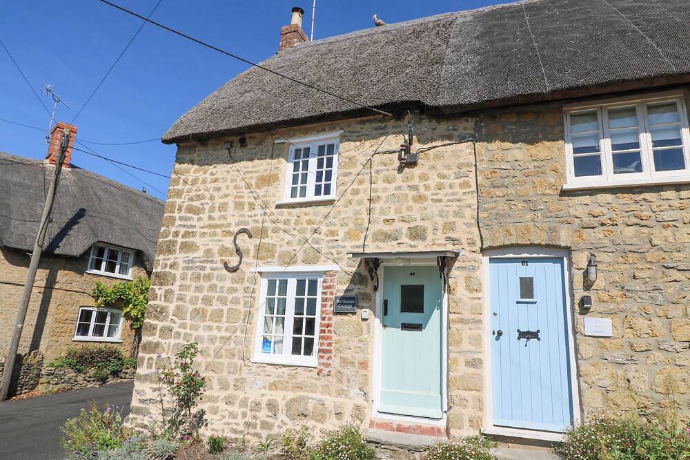 Cottage for 3 People in Burton Bradstock, Jurassic Coast