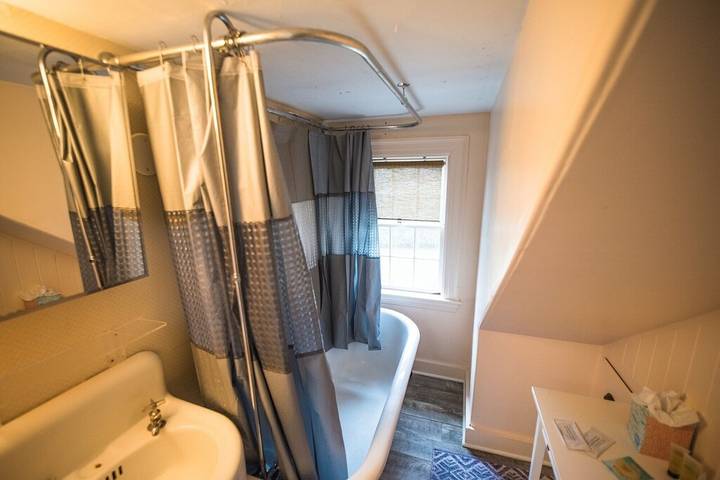 Vacation rental for 16 people, with yard and hot tub, with pets in Plymouth (MA)