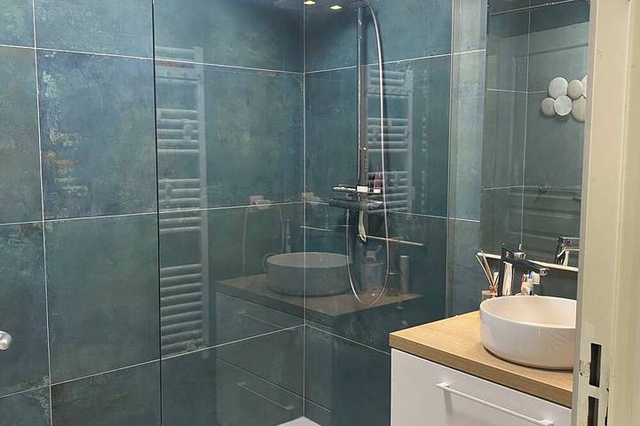 Entire apartment, T3 65 m2 55 m2 terrace, in residence with park,,swimming pool.beach pk center 400m in Calvi, Calvi region