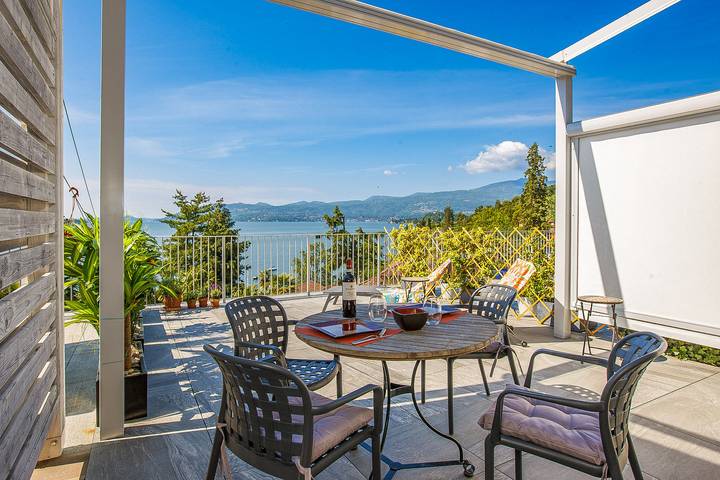 Gîte pour 4 personnes, avec vue ainsi que vue sur le lac et terrasse dans Lac Majeur (Italie) - 4