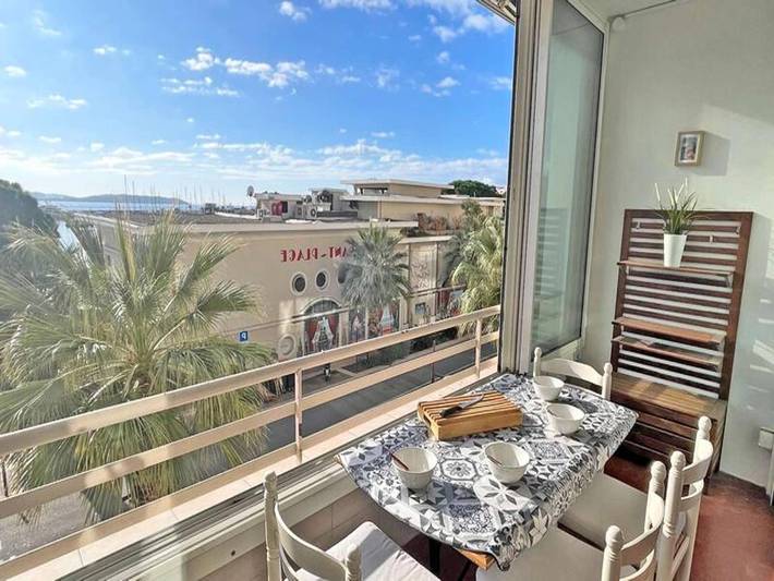 Gîte pour 6 personnes, avec terrasse, adapté aux familles dans Casino De Sainte Maxime - 4