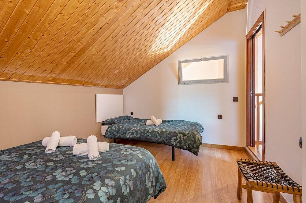 Appartement entier, Appartement de vacances \"Ski Lodge Duplex Suite Rosa\" près des pistes avec terrasse privée et Wi-Fi in Sierra Nevada Ski Resort, Monachil