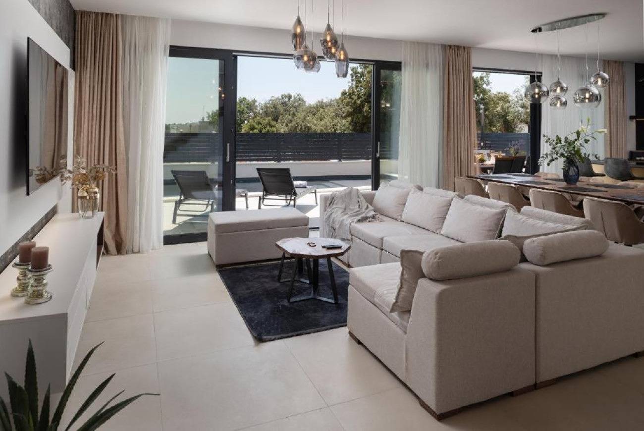 Villa Barbara with heated pool in Pakostane, Zadar