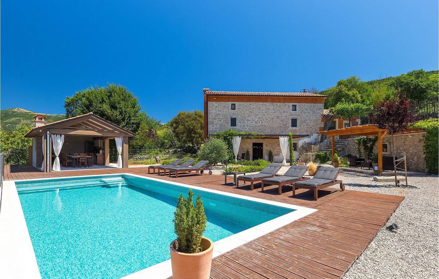 Appartement reposant avec piscine, Wi-Fi et parking près du littoral in Labin, Côte Est de l'Istrie