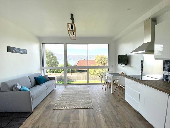 Apartamento de vacaciones para 4 personas, con vistas al lago además de jardín y vistas - 1