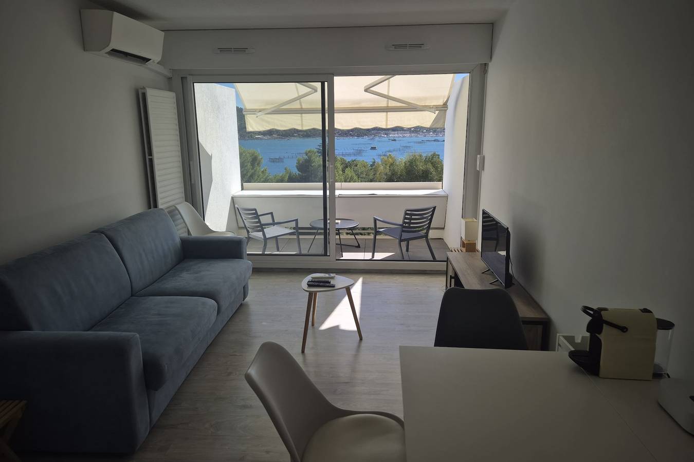 Estudio entero, Bright studio with pool and sea view in La Seyne-sur-Mer, Region de Toulon