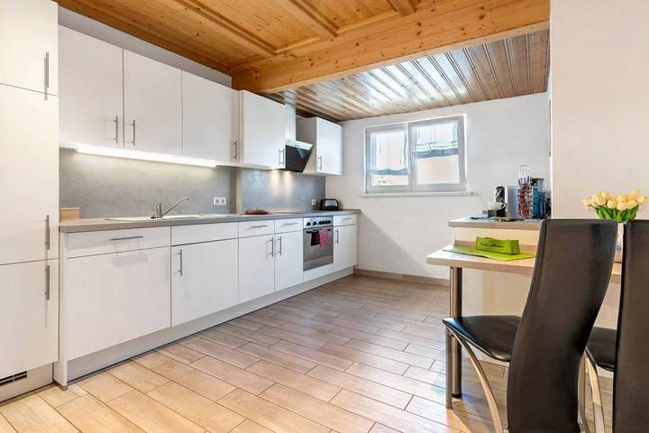 Entire apartment, Apartment 'Morgenrot' with Private Terrace and Wi-Fi in Engelsbrand, Northern Black Forest