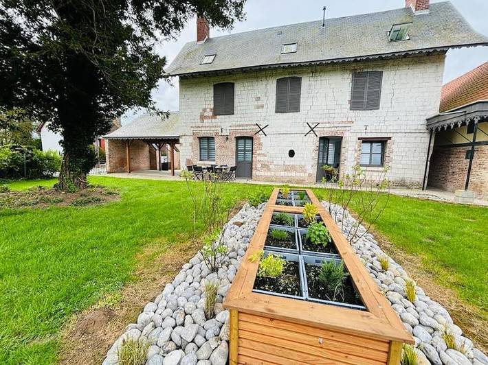 Location de vacances pour 8 personnes, avec jardin et vue à Caours