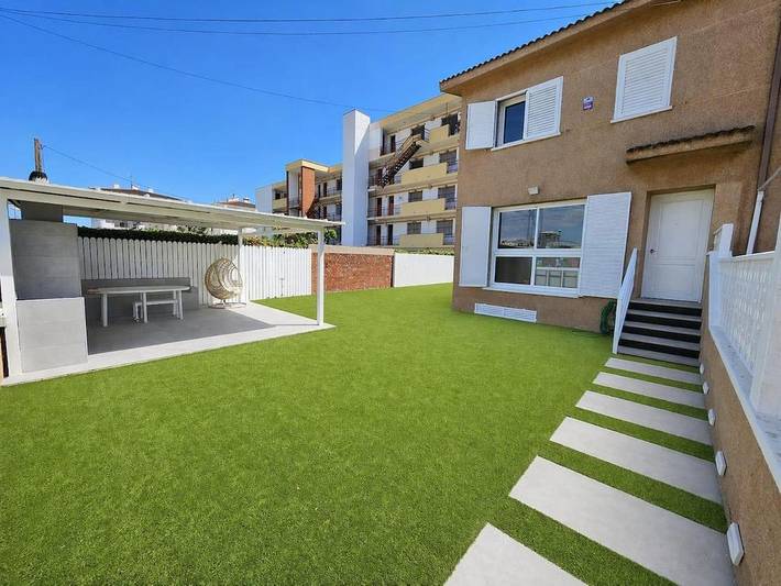 Casa rural para 5 personas, con Balcón y Terraza además de Jardín y Vistas en Cunit