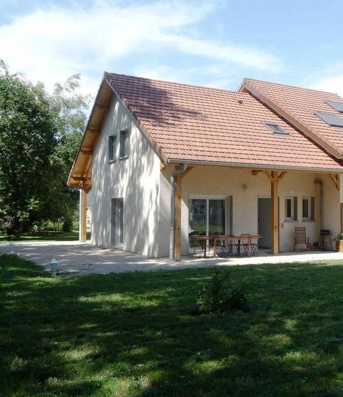 Gîte pour 8 personnes, avec terrasse et jardin, animaux acceptés