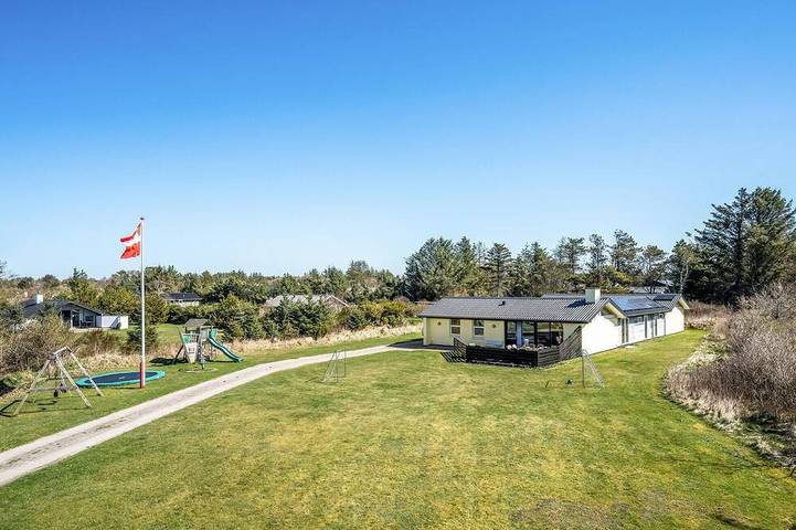 Ferienhaus für 12 Personen, mit Sauna und Garten in Blokhus