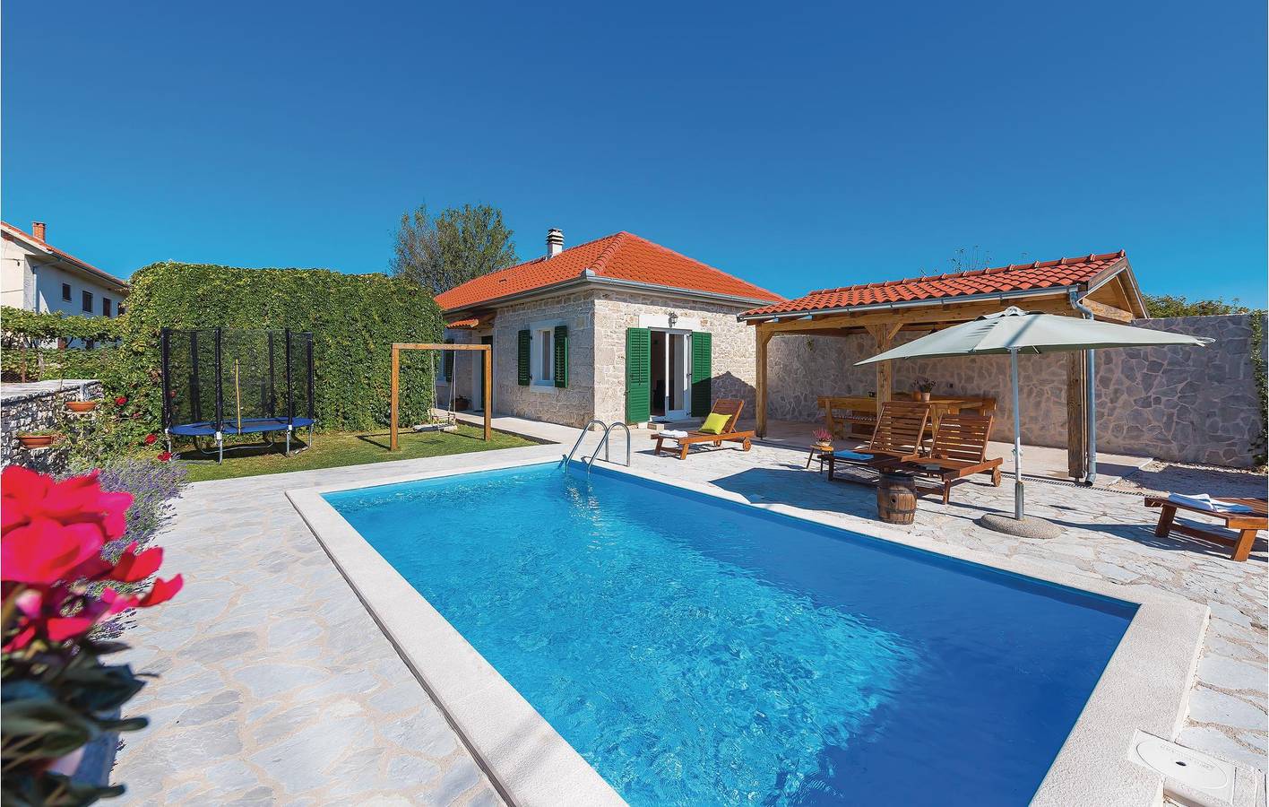 Ferienhaus für 6 Personen mit Terrasse in Puljane, Dalmatinisches Zagora