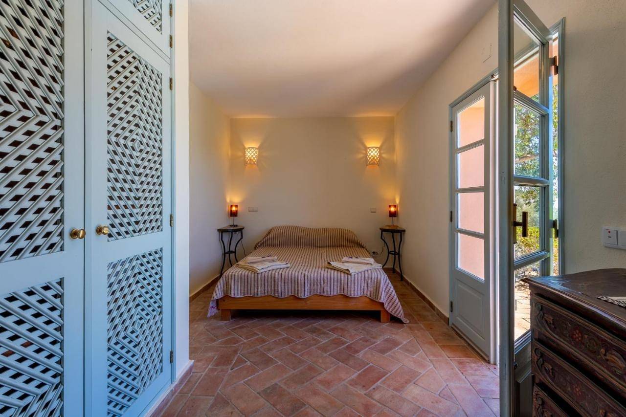 Four-Bedroom House in Moncarapacho, Ria Formosa