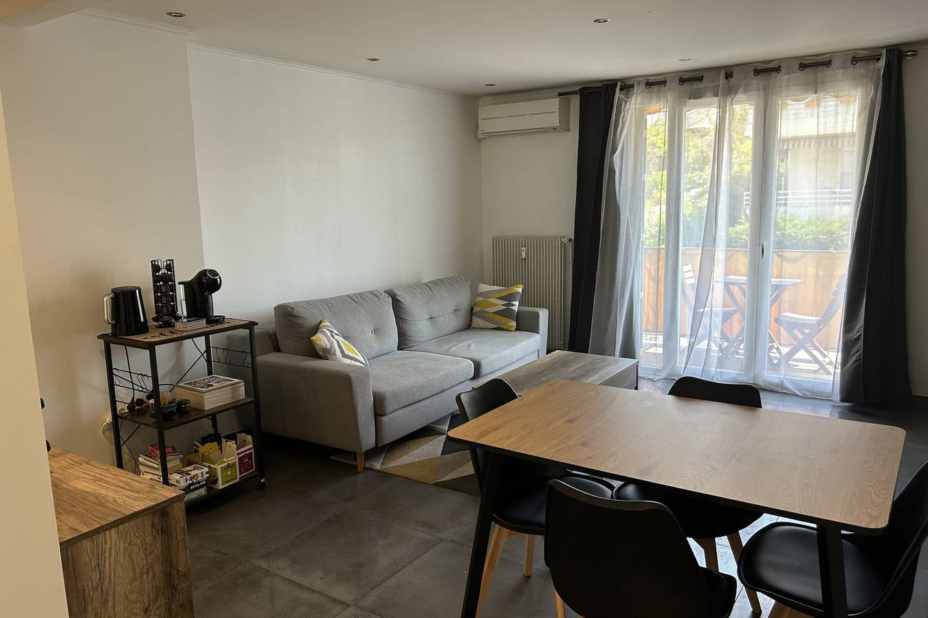 Appartement entier, Appartement lumineux avec balcon et parking in Le Cannet, Côte méditerranéenne (France)