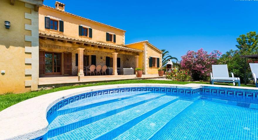 Villa für 8 Personen, mit Garten