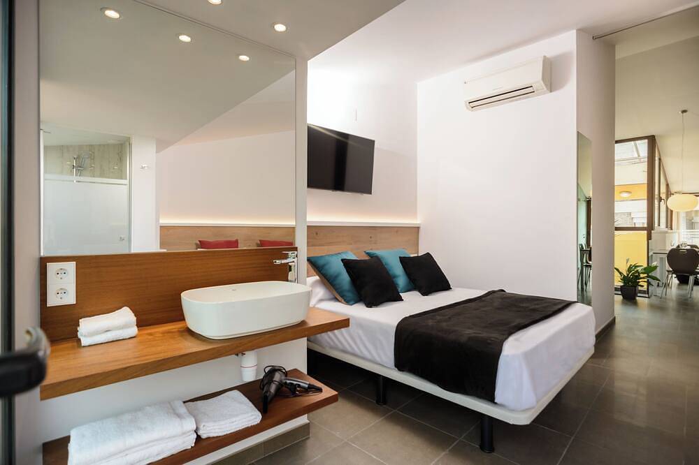 Ganze Wohnung, Can you imagine staying right in front of the Dalí Museum? in Figueres, Oberampurien