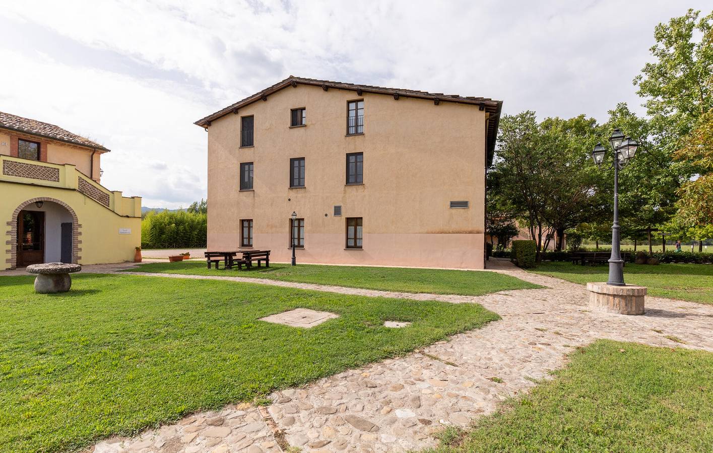 Apartamento vacacional entero, Escapada junto al lago con piscina, aire acondicionado, aparcamiento y cocina, a 2,5 km de Umbertide in Montone (Italia), Valtiberina