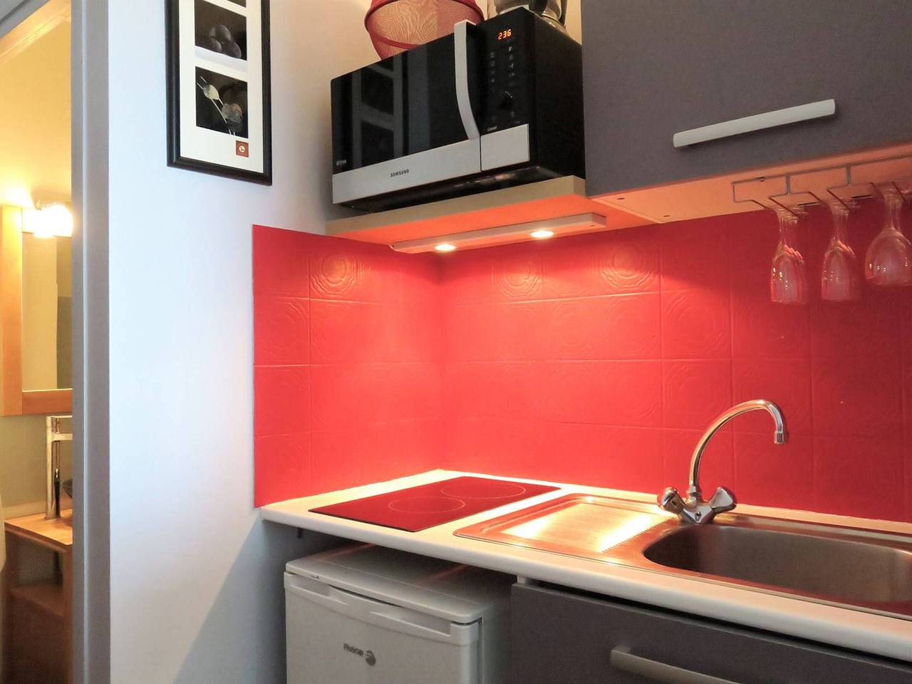 Appartement entier, Studio avec balcon en bord de mer à Perros-Guirec in Perros-Guirec, Côte de Granit Rose