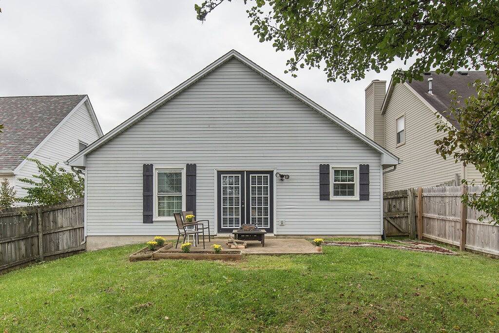 Relaxing Hot Tub | S’mores Fire Pit | Garage in Lexington, Kentucky