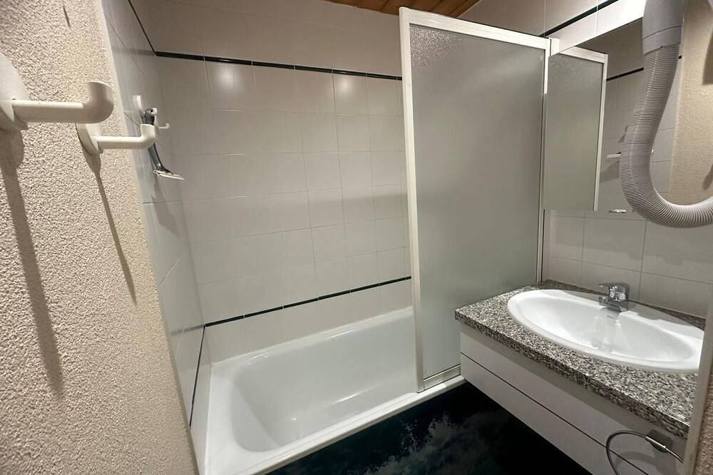 Apartamento entero, A 100m de las pistas de esquí, 6.o piso, vista pistas, piscina, balcón, tv, local para esquís, 35m² in La Plagne, La Plagne-Tarentaise