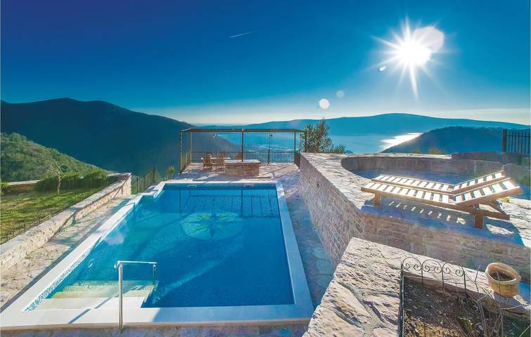 Ferienhaus für 6 Personen, mit Garten und Terrasse in Montenegro - 4