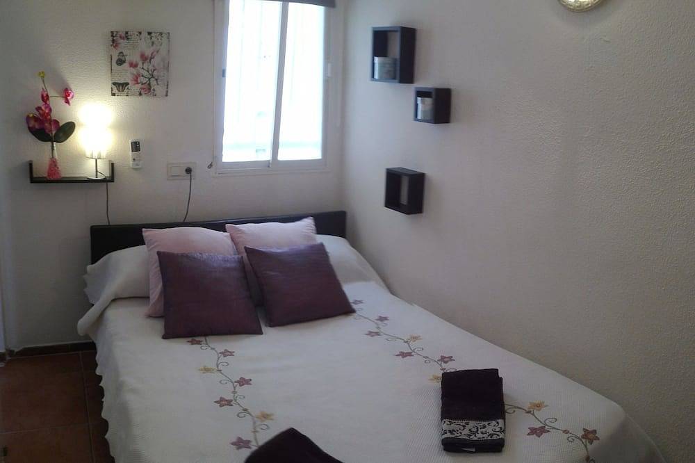 Apartamento entero, Planta baja con jardin y barbacoa, a 5 minutos de la playa in Alcúdia, Mallorca Norte