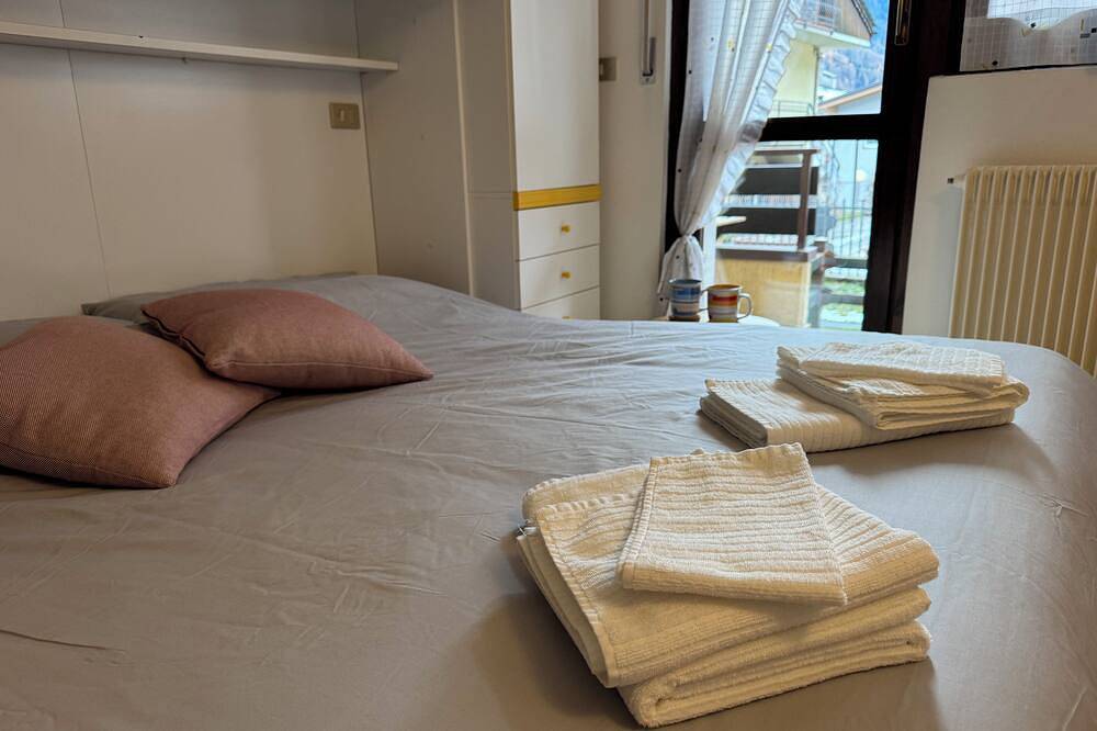 Appartamento intero, Cozy Alpine Studio in Aprica – Near Ski Slopes, Parking & Wi-Fi in Aprica, Valtellina