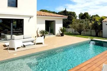 Location de vacances pour 6 personnes, avec jardin à La Fare-les-Oliviers