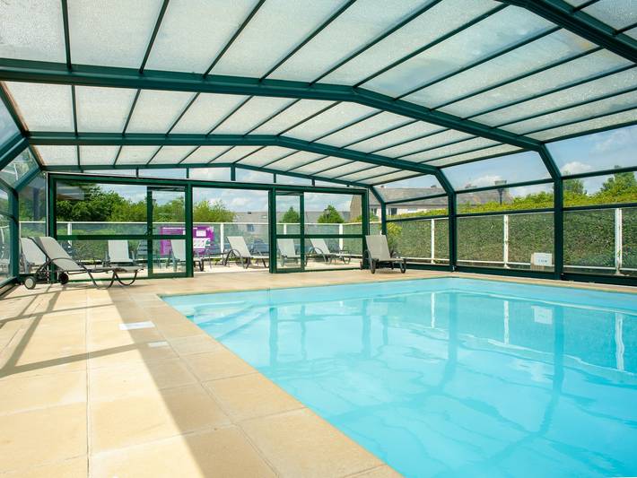 Gîte pour 4 personnes, avec piscine ainsi que terrasse et sauna, adapté aux familles à Dinan - 2