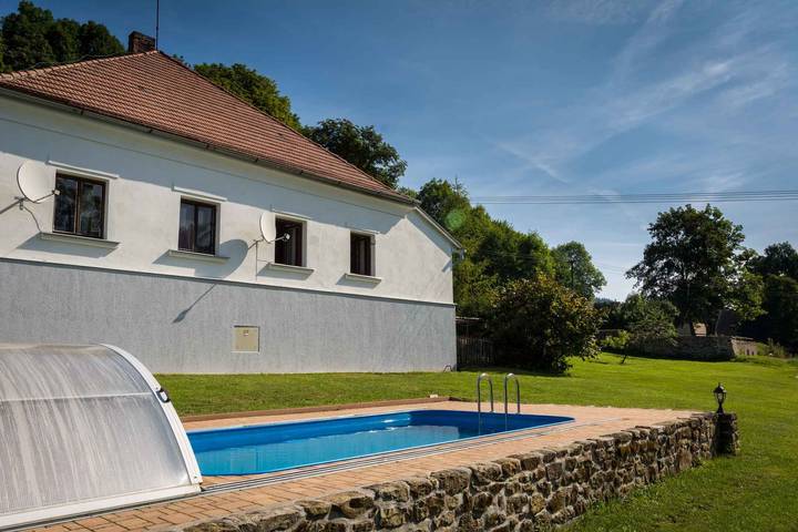 Ferienhaus mit Außenpool  in Bezděkov, Region Hochland