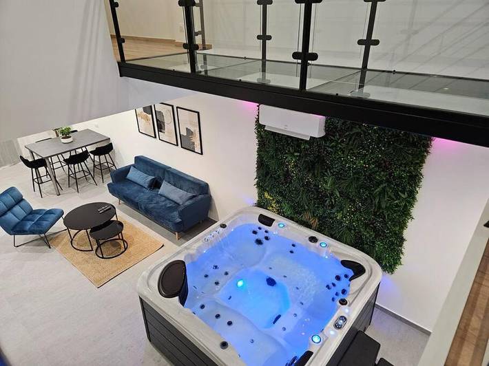 Appartement de vacances pour 5 personnes, avec Balcon ainsi que Jacuzzi et Terrasse