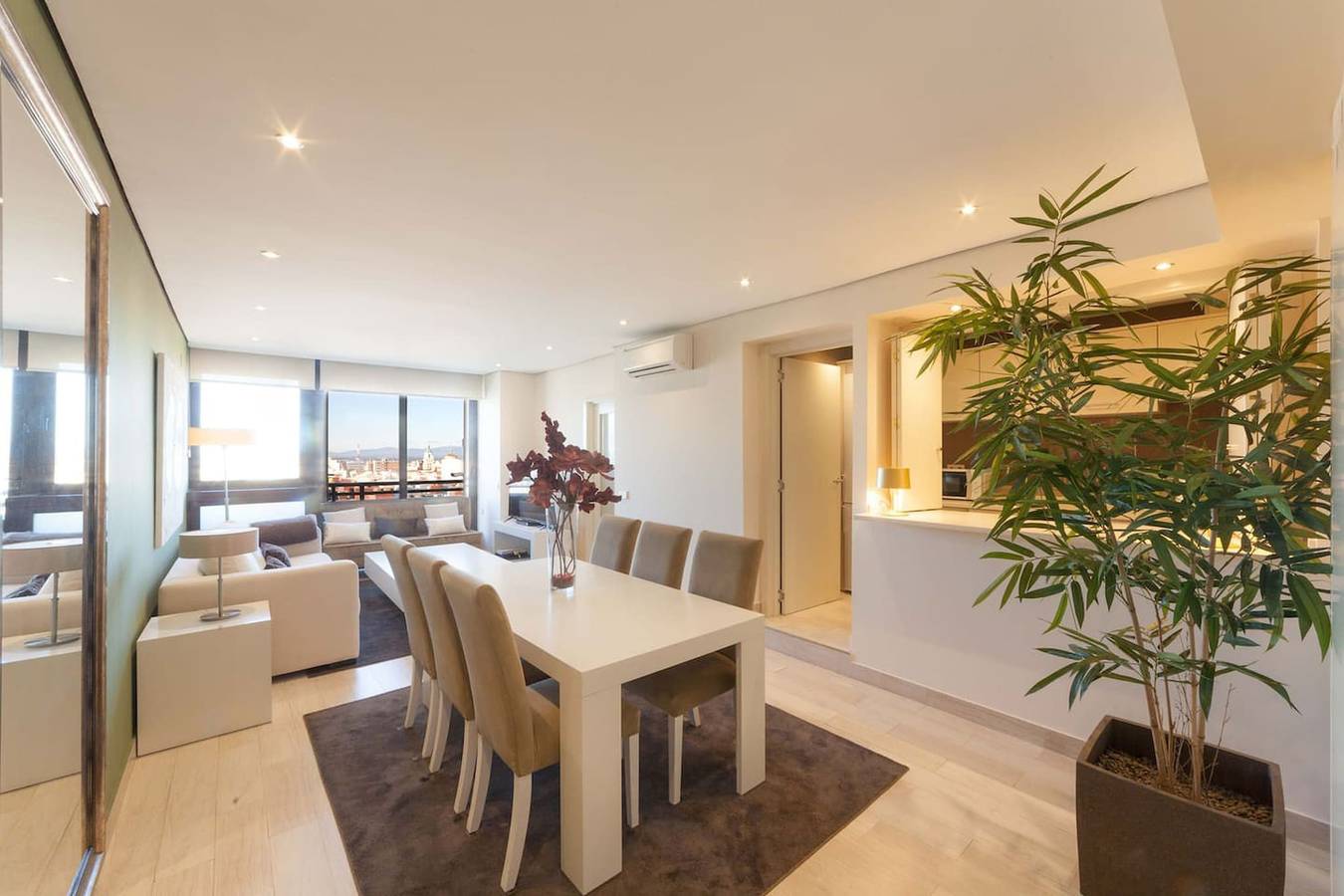 Apartamento entero, Housing Nuevos Ministerios by Sharing Co in Tetuán (desambiguación), Madrid
