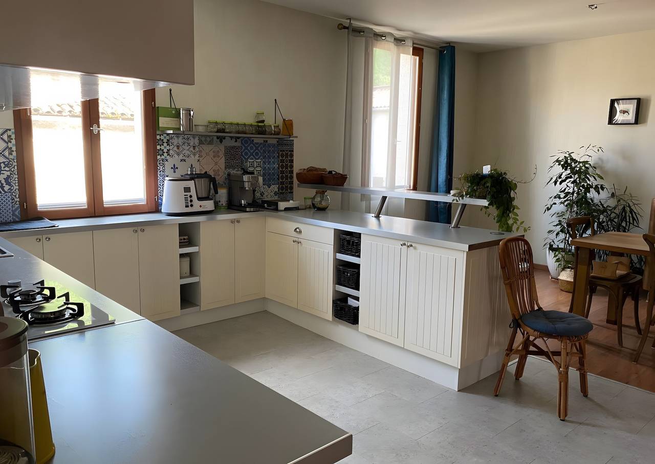 Gran casa de pueblo con Wi-Fi en Cazavet in Cazavet, Parque Natural Regional de los Pirineos de Ariège