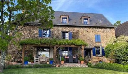 Chambre d’hôte pour 2 personnes, avec vue ainsi que piscine et jardin, animaux acceptés en Corrèze