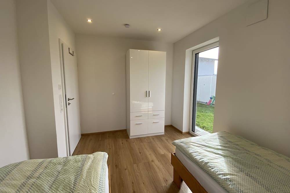 Ganze Wohnung, Ferienwohnung in Ravensburg, Neubau, ruhig, in der Natur, Barrierefrei, Terrasse in Ravensburg, Oberschwaben