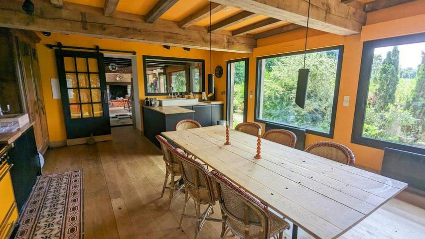 Location de vacances pour 10 personnes, avec jardin et terrasse à Beaumont-en-Auge