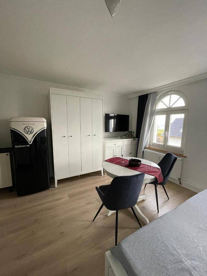 Ferienwohnung für 2 Personen, mit Terrasse und Garten sowie Seeblick und Ausblick in Altwarp - 2