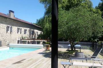 Gîte pour 18 personnes, avec jardin à Orthevielle