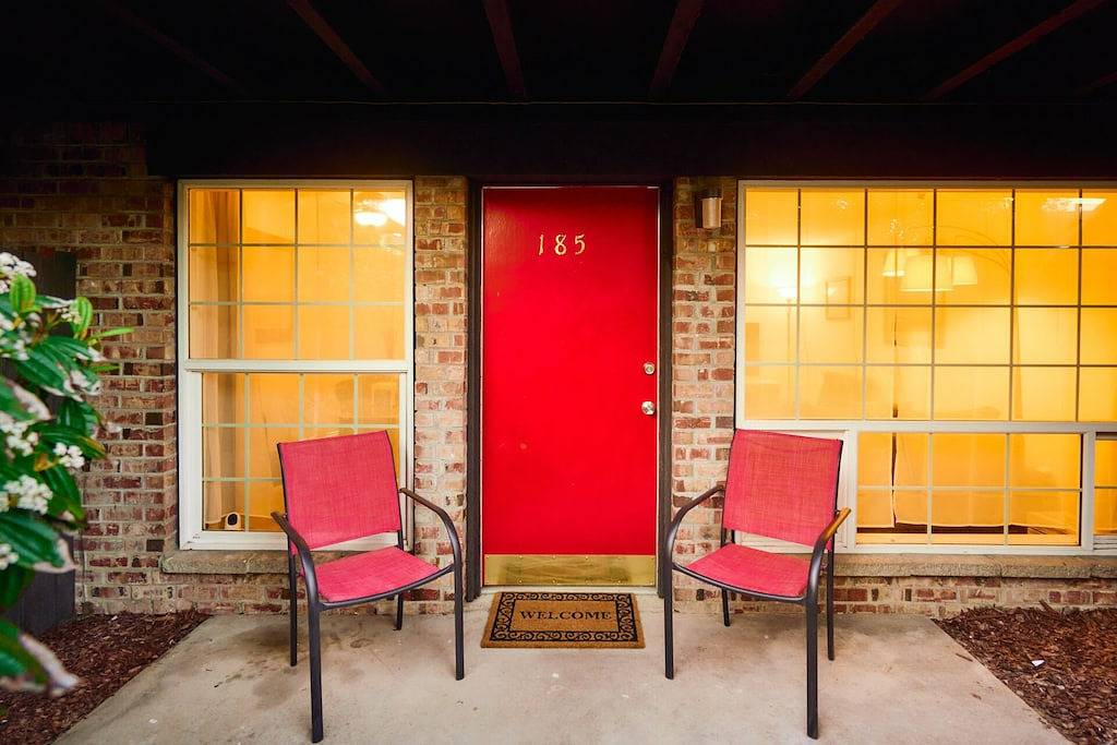 Ganze Wohnung, Cozy Condo w/King Bed Near Seatac Airport in SeaTac, King County