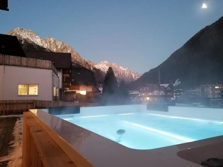 Ferienwohnung für 6 Personen, mit Terrasse und Whirlpool sowie Garten und Sauna in Antholz