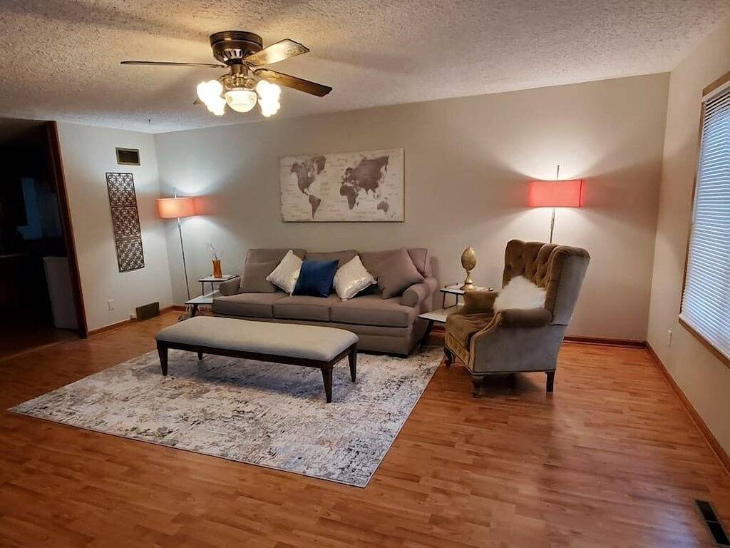 Cute 3Br 3Ba Handicap Acc Br and Ba Wifi Smart Tv in Wichita, Kansas