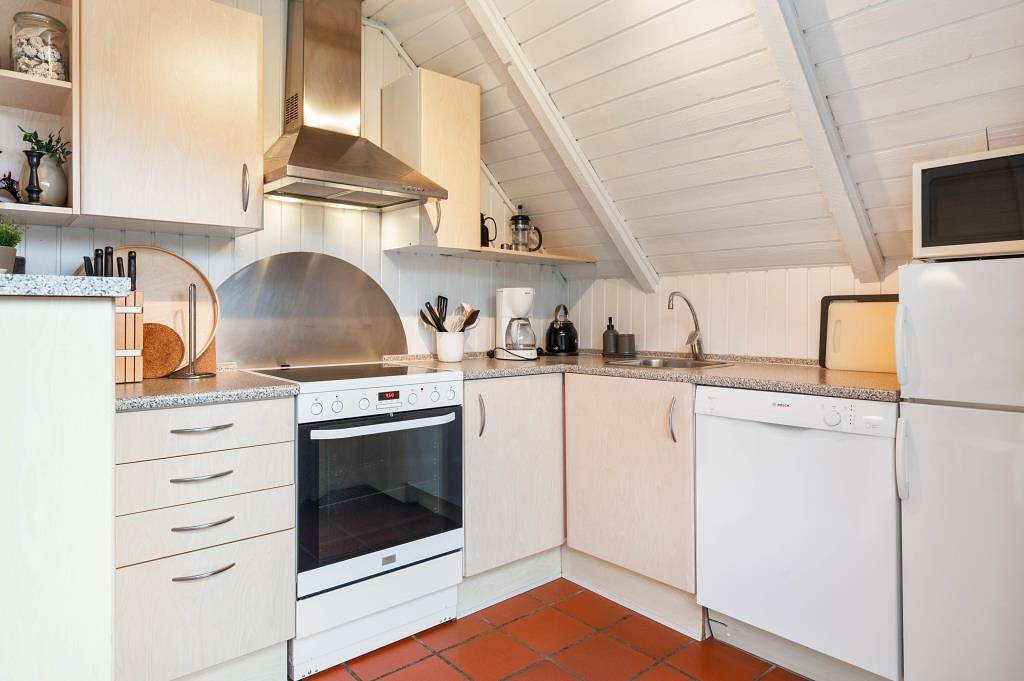Idyllic thatched holiday home with sauna and fireplace in Skodbjerge, Hvide Sande