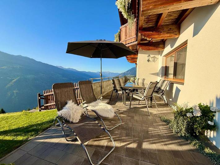 Ferienwohnung für 8 Personen, mit Ausblick und Garten
