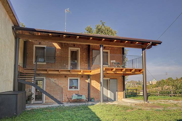 Room 'Francesca' with Private Terrace, Shared Garden and Wi-Fi in Vicoforte, Ligurian Alps
