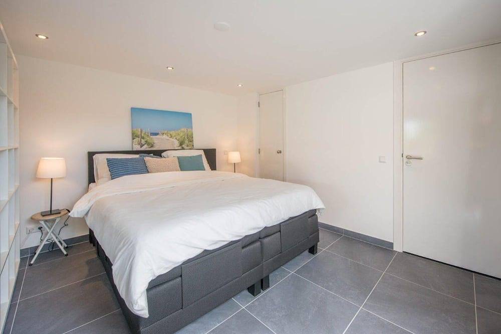 New, luxurious and fully furnished holiday home. Ideal for families or just 2 persons. Parking on site. 5min from beach, 1min from village center. in Groet, Noord-Holland - Nordseeküste