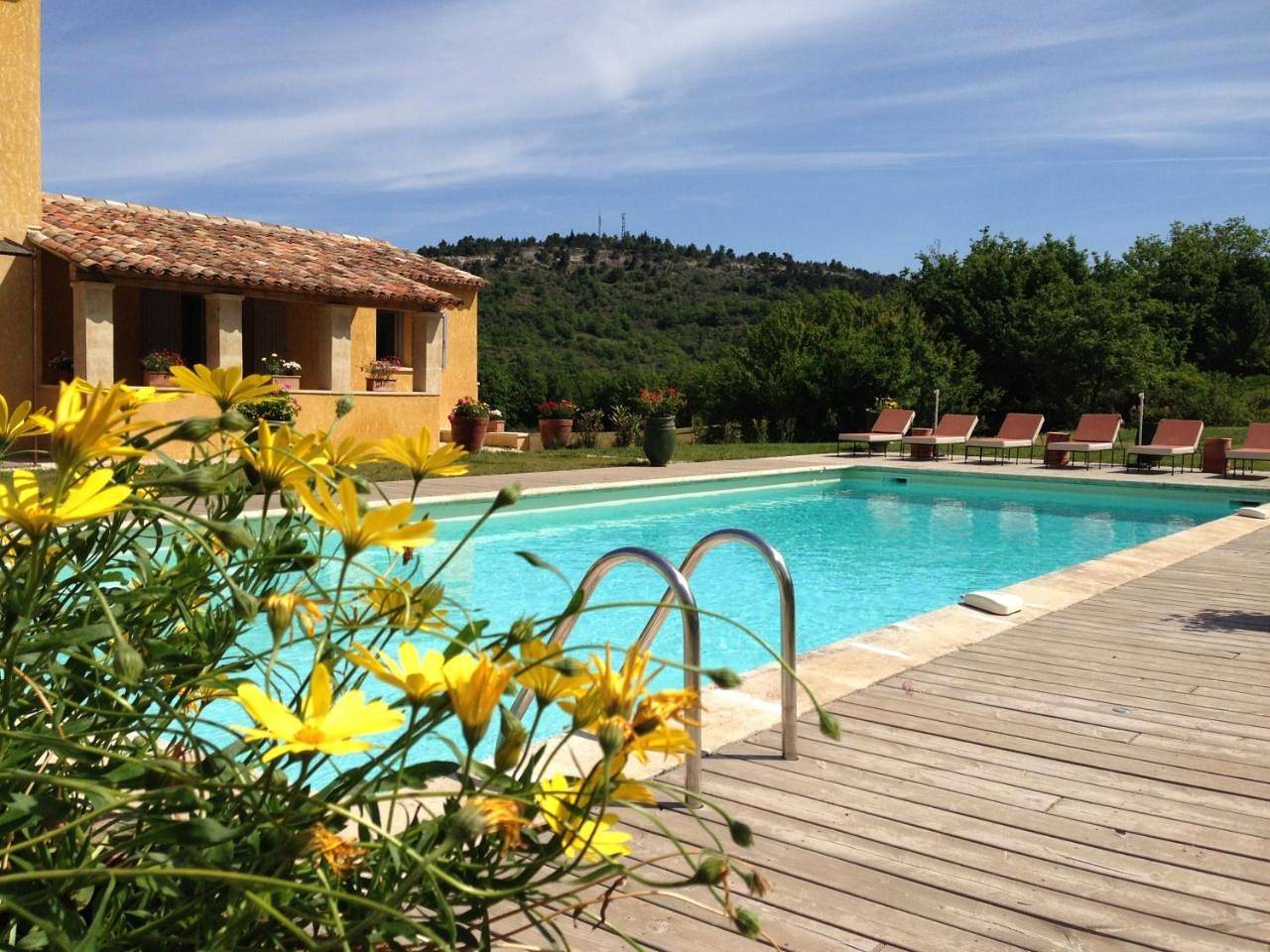 La Grande Bouisse gites avec piscine dans le Luberon, Provence in Céreste, Regionaler Naturpark Luberon