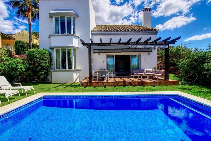 Casa rural para 8 personas, con Jardín y Piscina en Istán