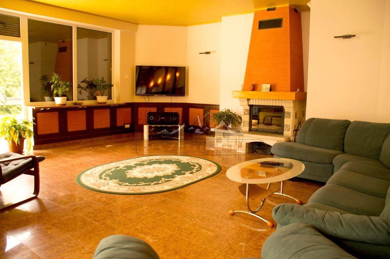 Villa in Azuga, Walachia