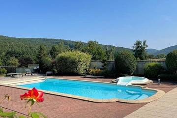 Gîte pour 2 personnes, avec piscine et jardin à Lautenbach