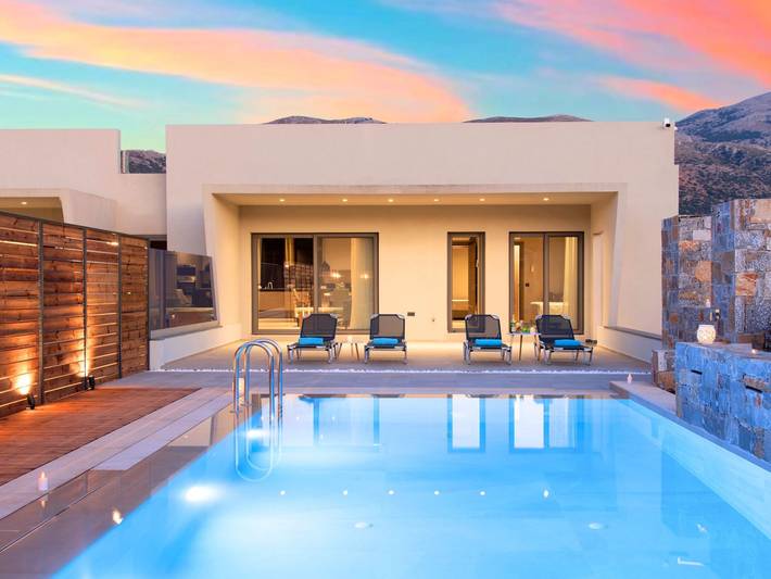 Location de vacances pour 22 personnes, avec terrasse et piscine à Agios Nikolaos - 4